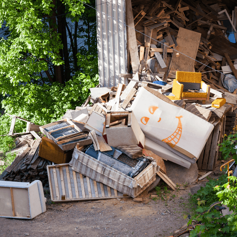 residential-junk-removal-services-lethbridge (1)
